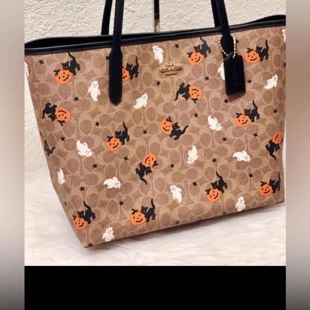 Coach 2024 Halloween City Tote - Picture 4 of 7